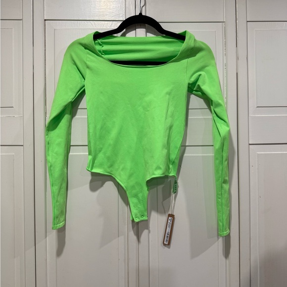 SKIMs essential bodysuit NWT size s/m - Picture 2 of 6